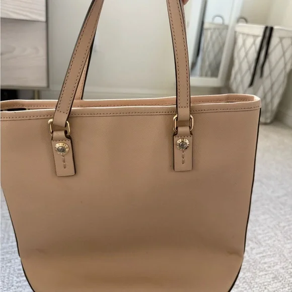 Classic Henri Bendel bag - Picture 2 of 9